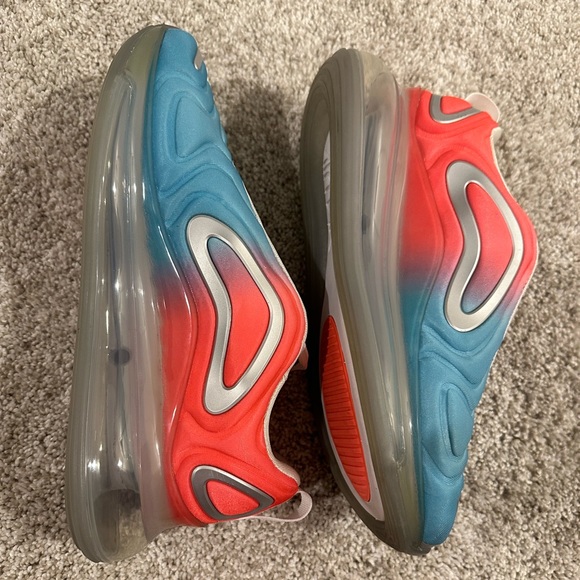AUTHENTIC Women’s Nike Air Max 720 Sz 8 Pink Sea - Picture 6 of 7